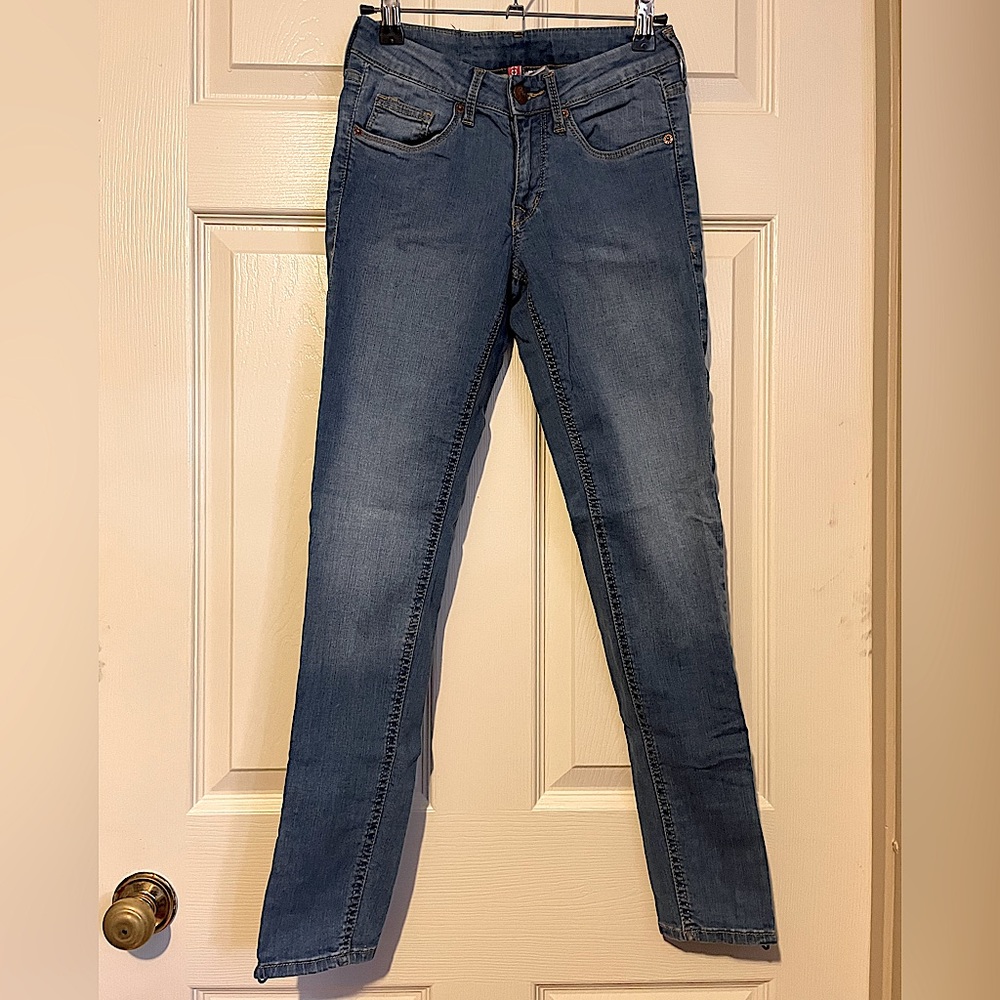 H&M Light/Medium Wash Skinny Jeans w/ Zipper Ankle